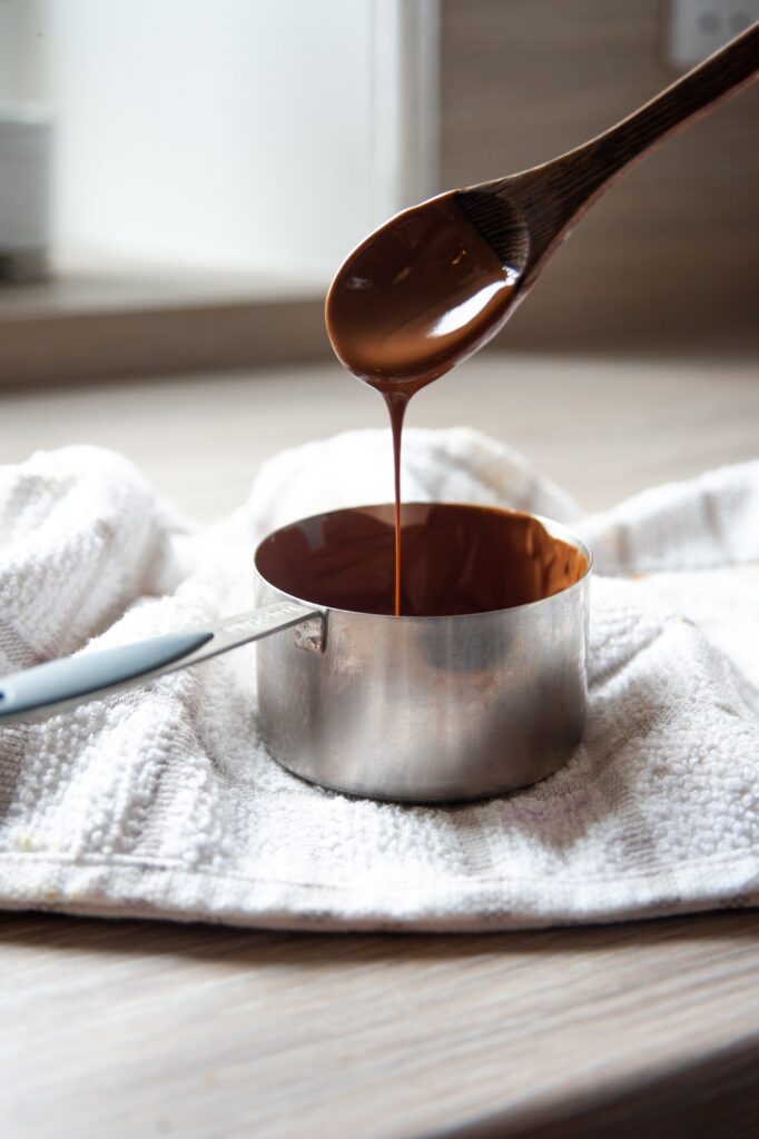 melted chocolate for chocolate frosting