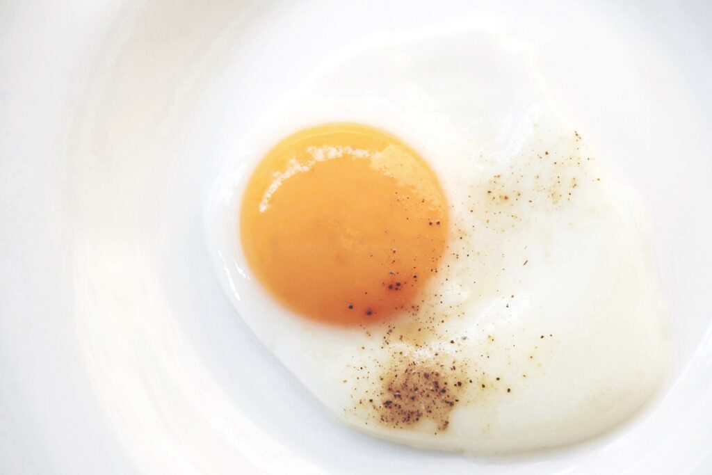 fried egg with spice blend for eggs on top