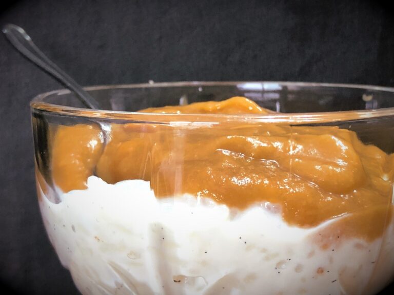 Creamy rice pudding with caramel sauce