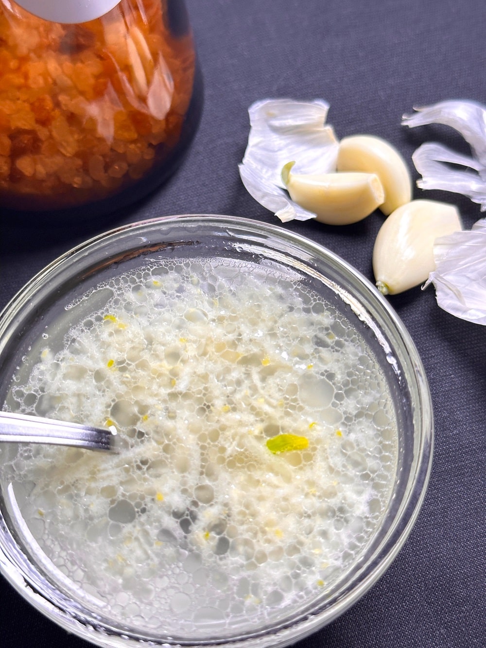 water based 5-minute garlic sauce