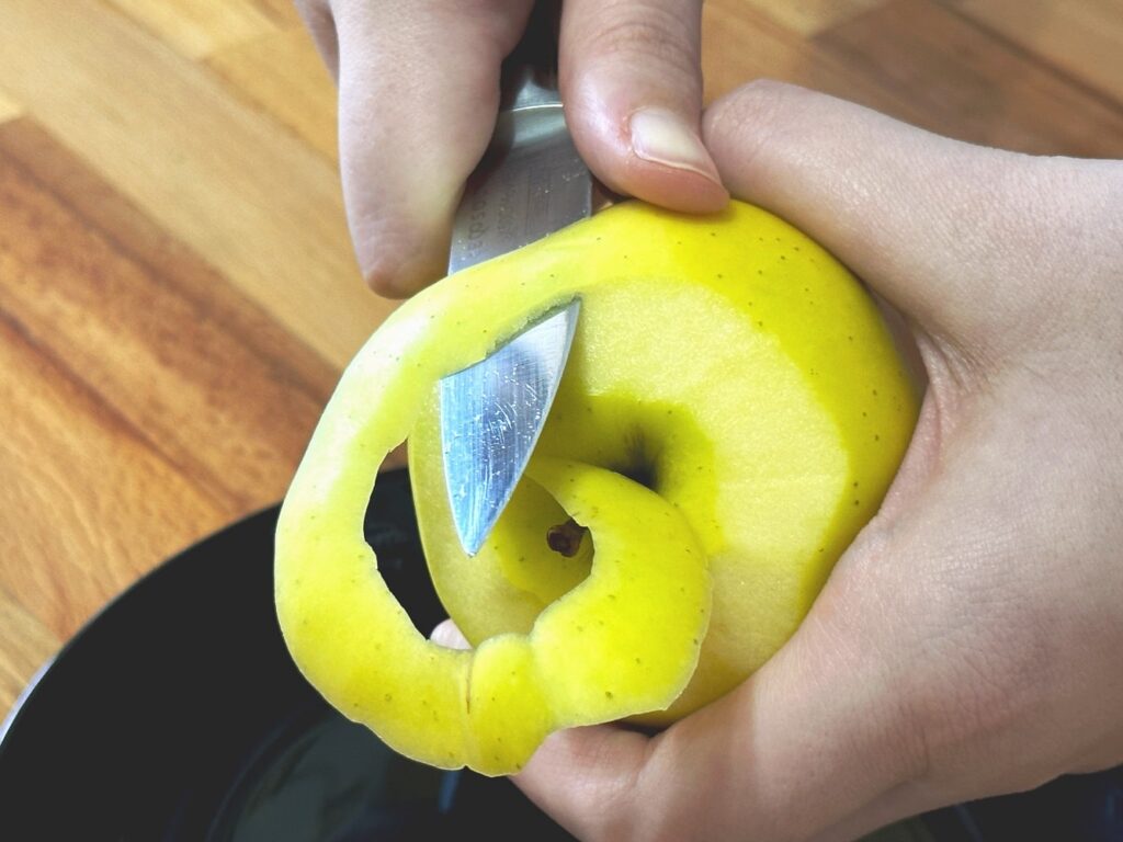 apple peeling