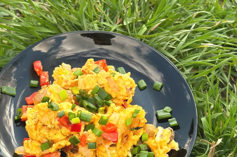 Scrambled eggs with veggies