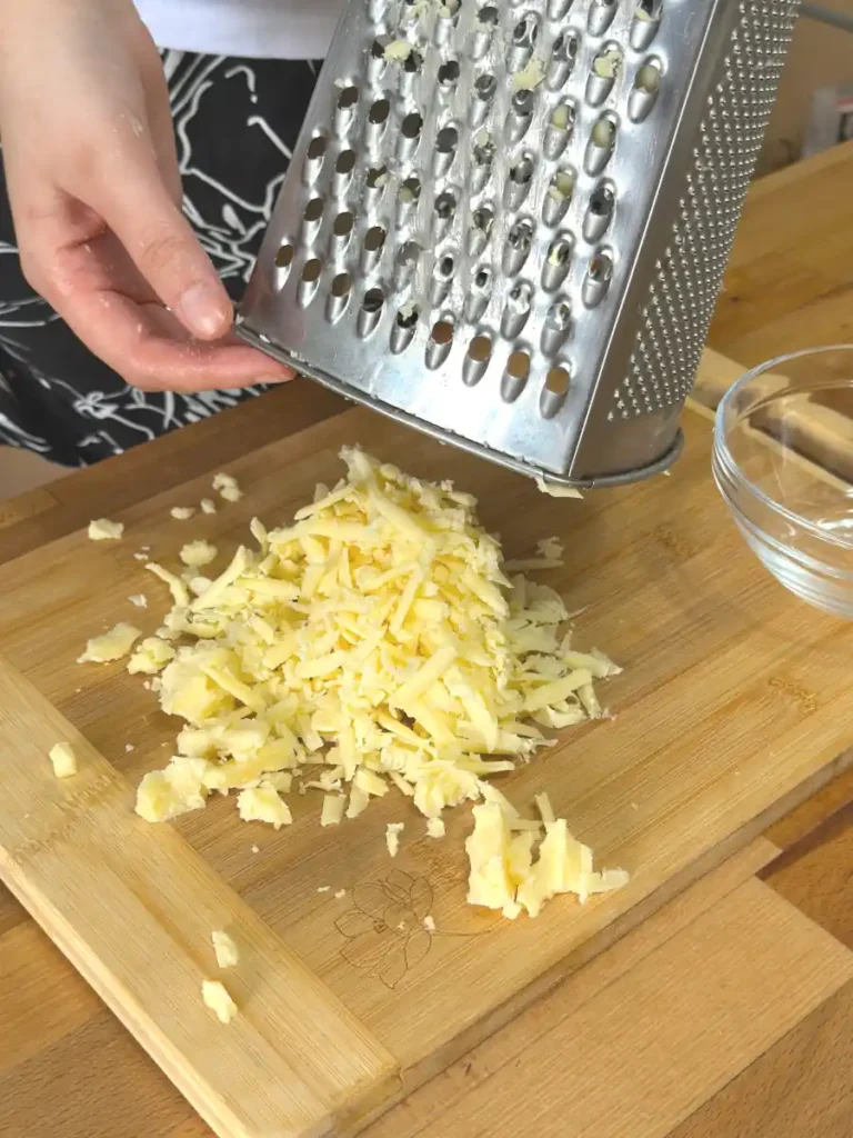 grated mozarella for the Homemade cheese sauce with pasta