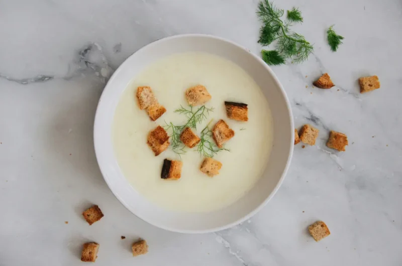 Baked potato and garlic cream soup