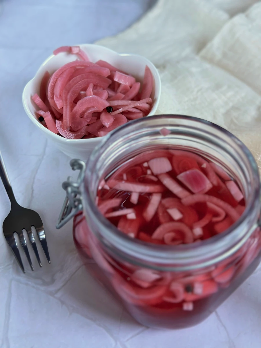 Quick-pickled onions